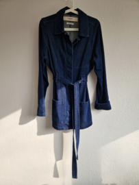 Goldgarn denim jas. Maat L. Blauw.