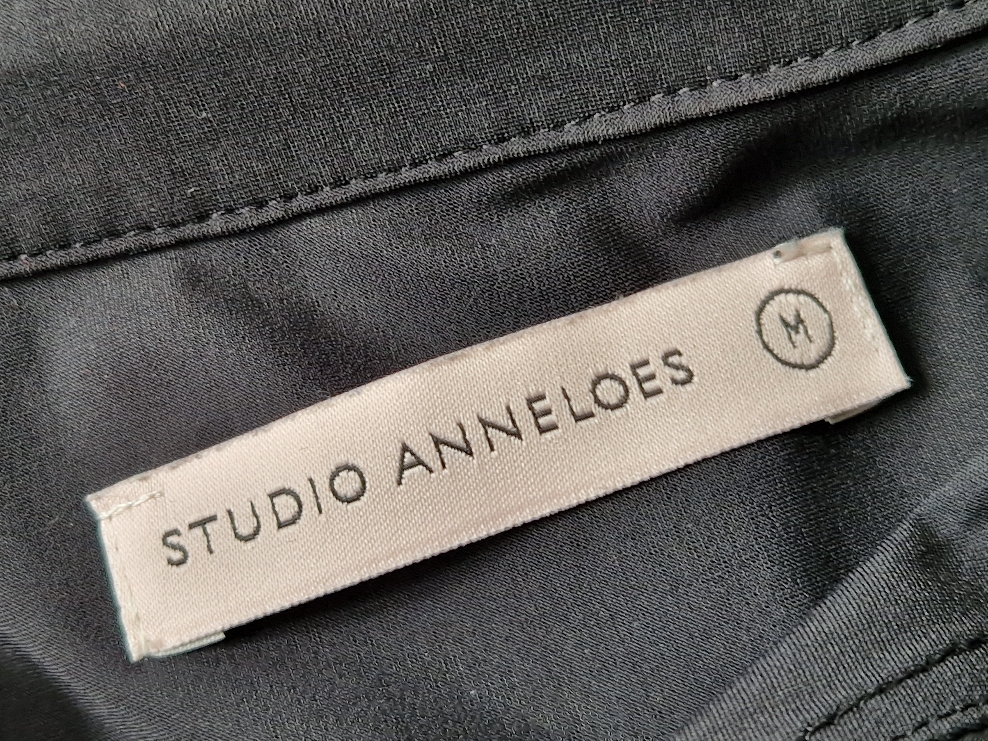 Studio Anneloes top. Maat M. Zwart/travelstof.