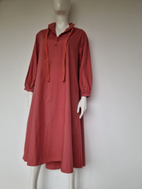 Aiayu jurk. Maat S/M. roze/koraal