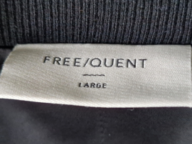 Freequent bomber jasje Flitz. Maat L. Zwart/satijn