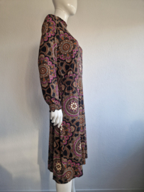 Geisha jurk met turtleneck. Maat 40. All over print.