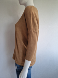 Saint Tropez trui. Maat L. Karamel.