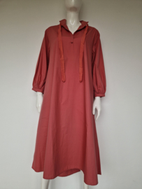 Aiayu jurk. Maat S/M. roze/koraal