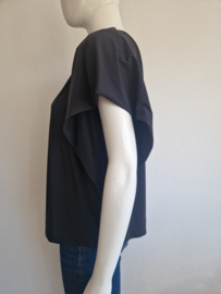 Studio Anneloes top. Maat M. Zwart/travelstof.