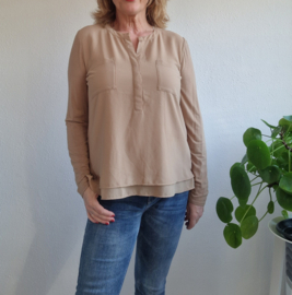 Milano Italy blouse. Maat L. Karamel.