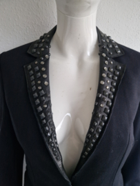 Blonde no.8  blazer. Mt. 38. Zwart.