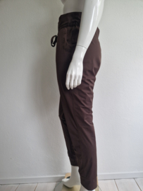 Norah pantalon. Maat 44. Bruin/travelstof.