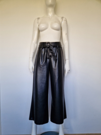 D’Étoiles Casiopé faux leather culotte. Maat M. Zwart