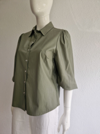 And Co Woman blouse Hellen. Maat L. Olijfgroen/vegan leer.
