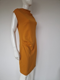 Kiomi jurk. Maat 40, Oranje.