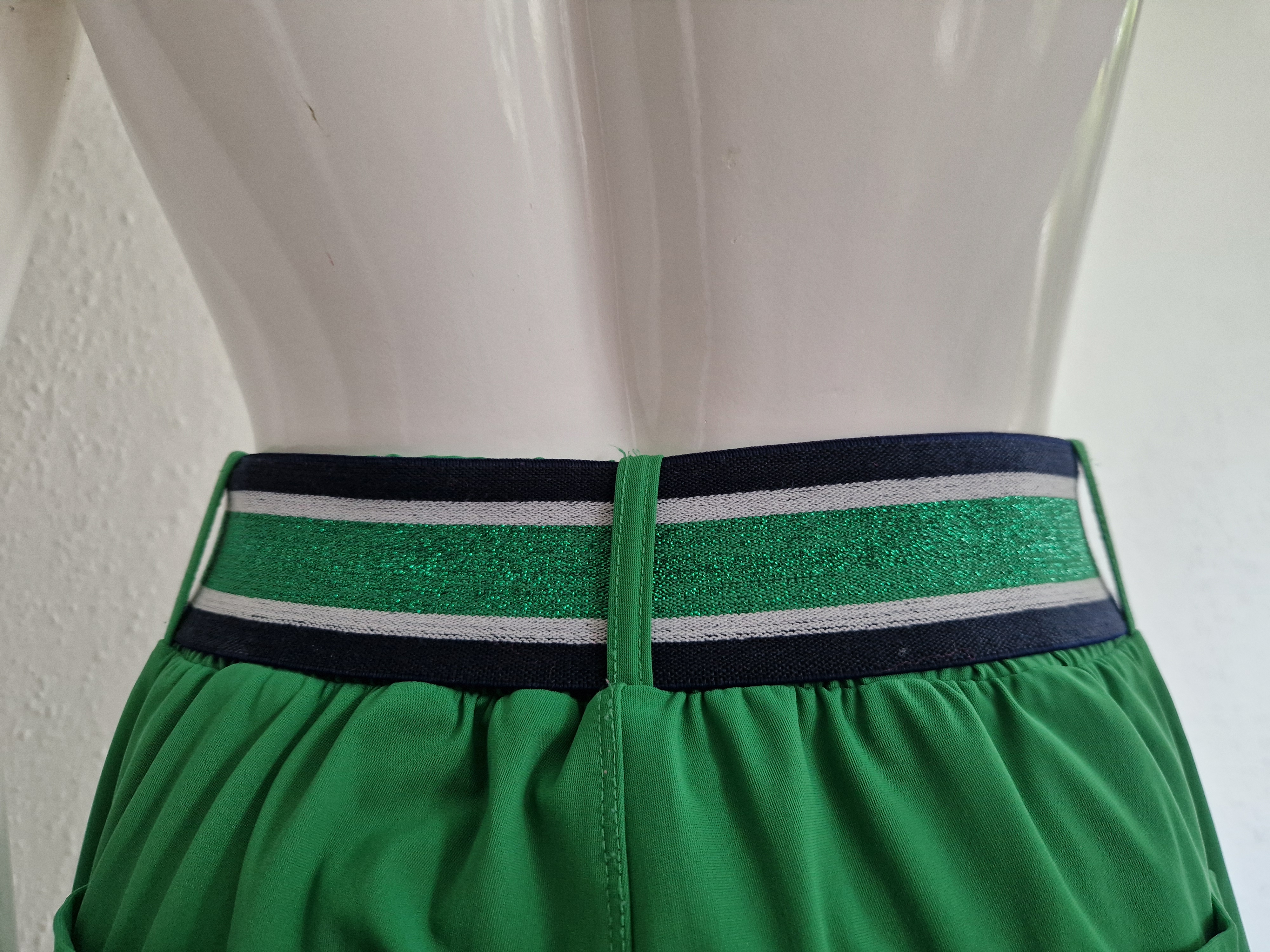Studio Anneloes pantalon  Rae. Maat M. Appeltjes groen