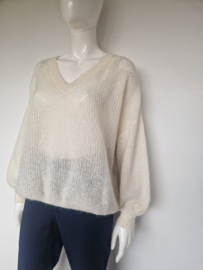 Fabienne Chapot Airy pullover. Maat L. Crème.