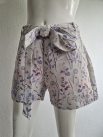 Studio Anneloes shorts. Maat L. Crème/lila.