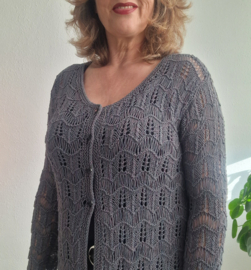 Grijs gehaakt vest. Maat M. Grijs