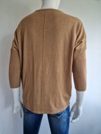 Saint Tropez trui. Maat L. Karamel.