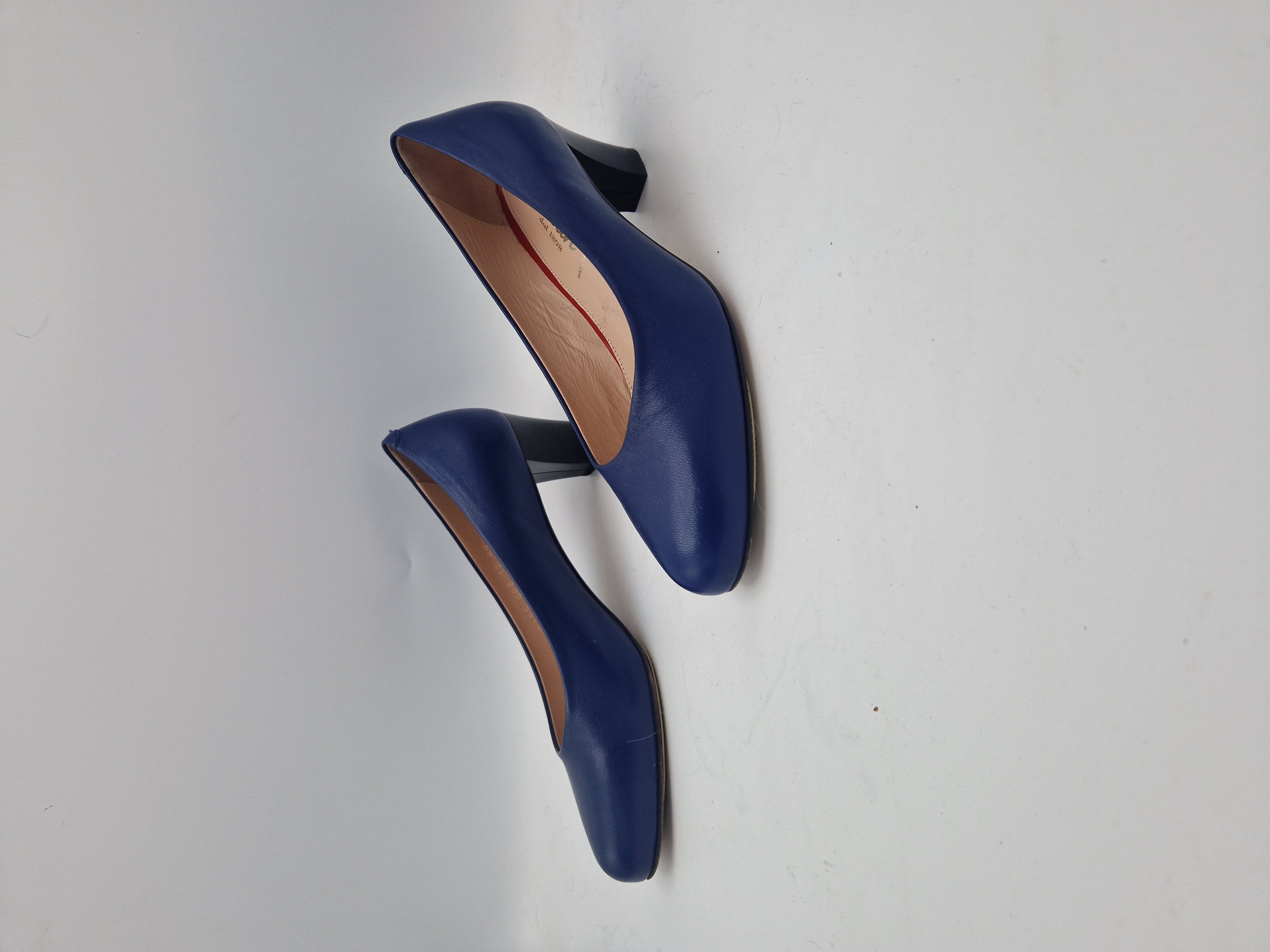Voltan pumps. Maat 40, Donkerblauw/leer.