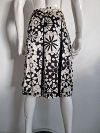 InWear plooirok. Maat 38. Crème/zwart/ zijde