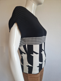 Madeleine trui. Maat 36/38,Zwart/wit.