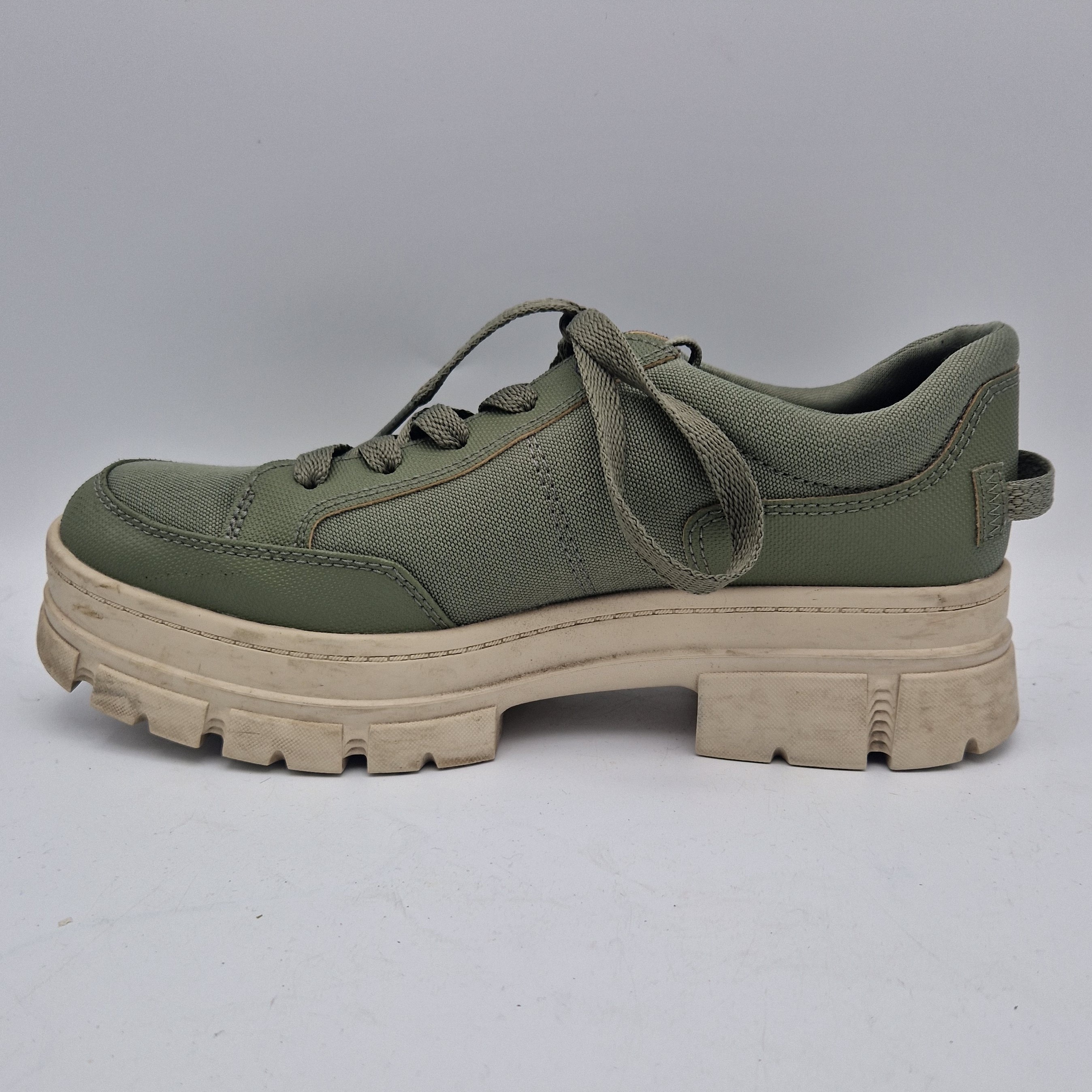 Ugg veterschoenen Ashton Hybrid. Maat 40. Legergroen