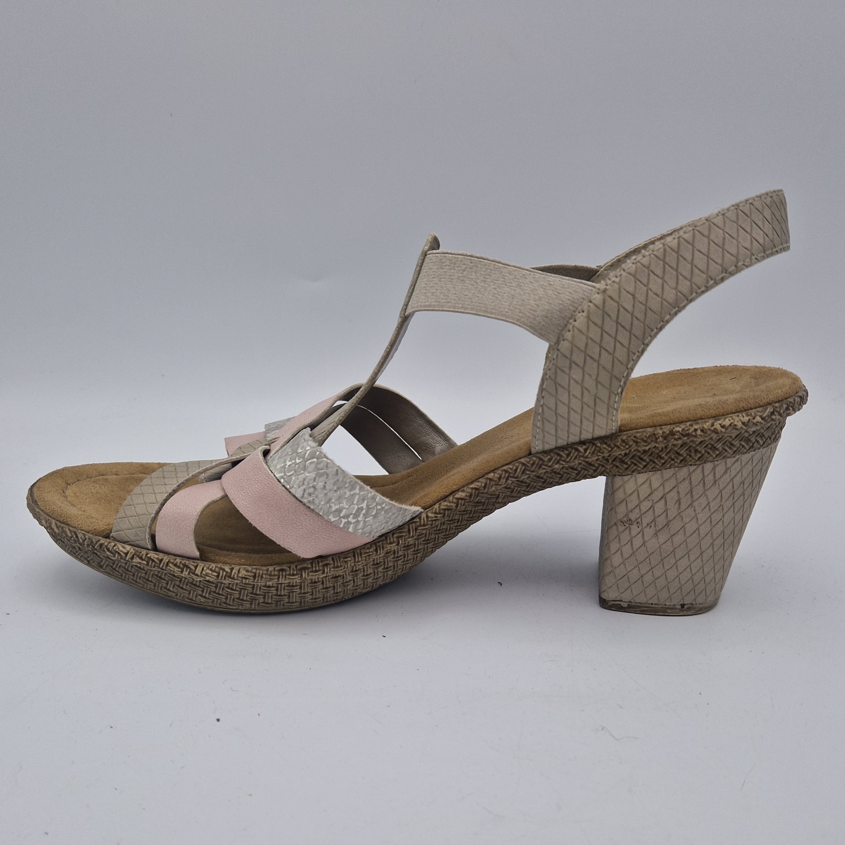 Rieker sandalen met hak. Maat 40, Zachtroze/zilver.