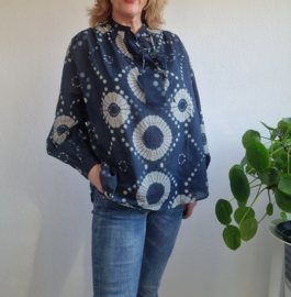 Mare di Latte blouse. Maat 3, Blauw/batik.