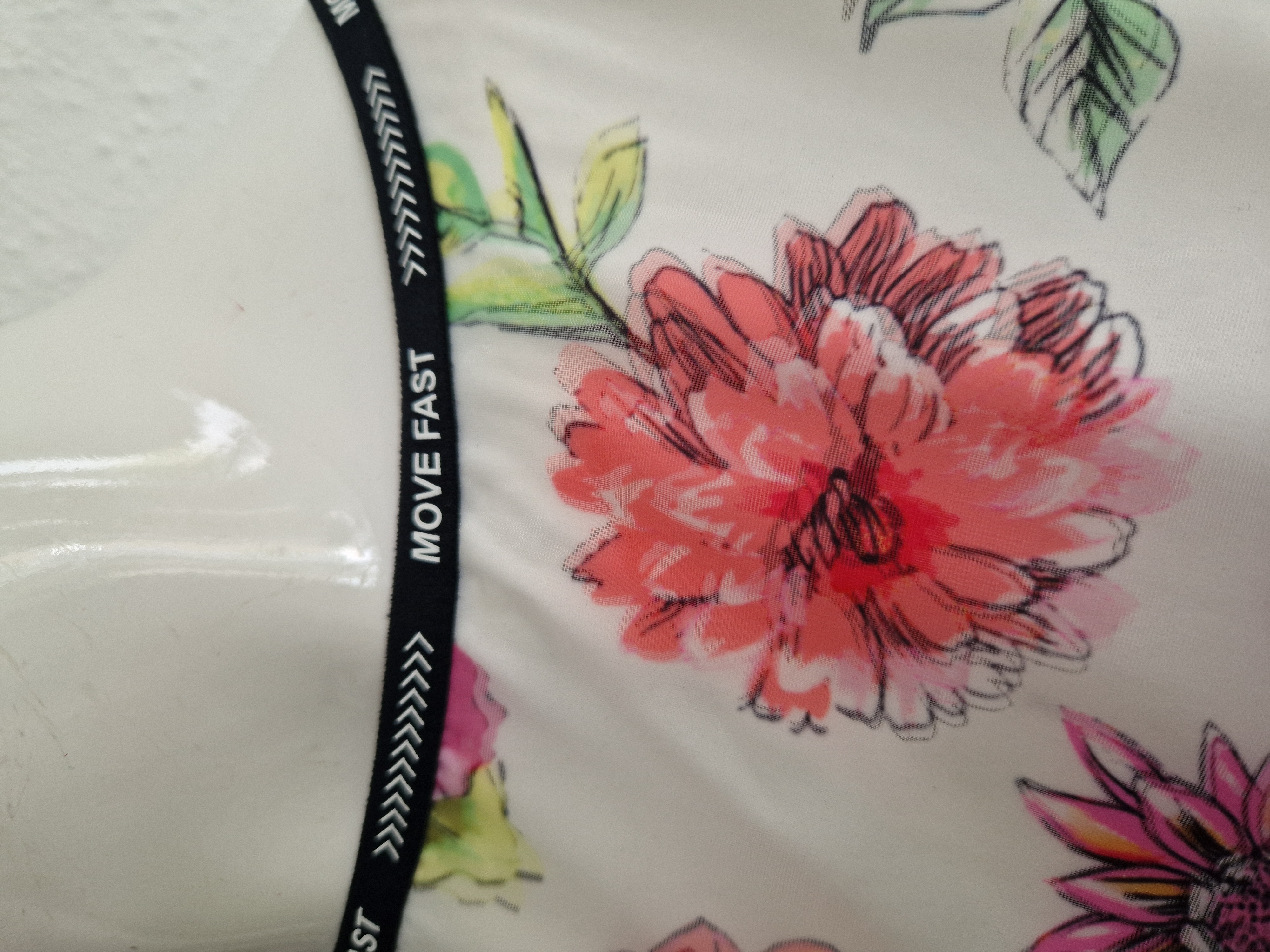 Marc Cain Sports top. Maat 3, Crème/bloemenprint.