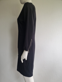 Joline Jolink jurk met V-hals. Maat M. Zwart.