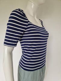 L.K. Bennett London top. Maat S. Blauw/wit gestreept.