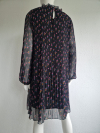 Neo Noir Petra Night Flower dress. Maat M.