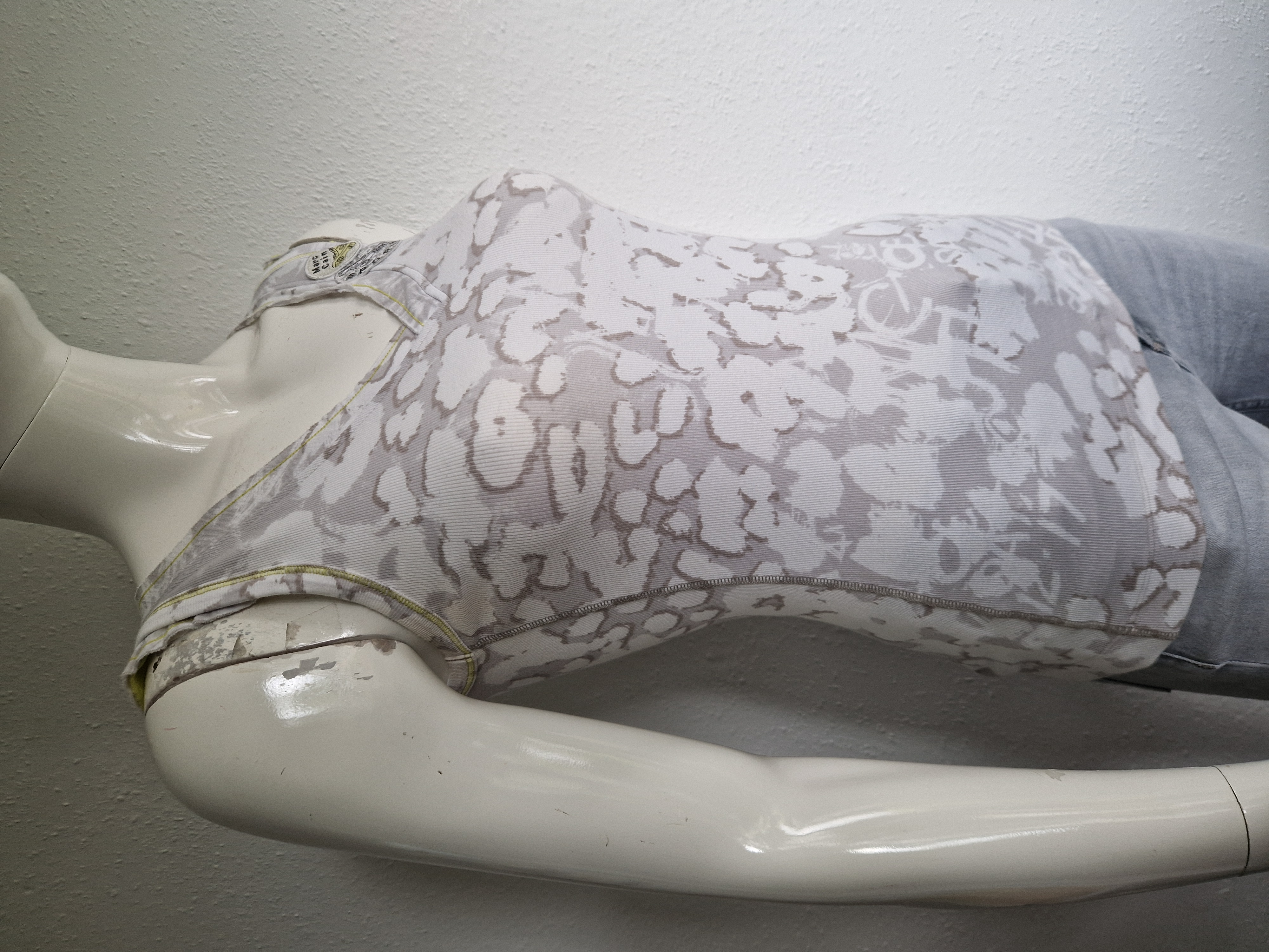 Marc Cain Sports top. Maat 3, Wit/grijs/print.