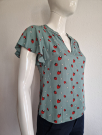 Sugarhill top met V-hals. Maat 36, Groen/aardbeienprint.