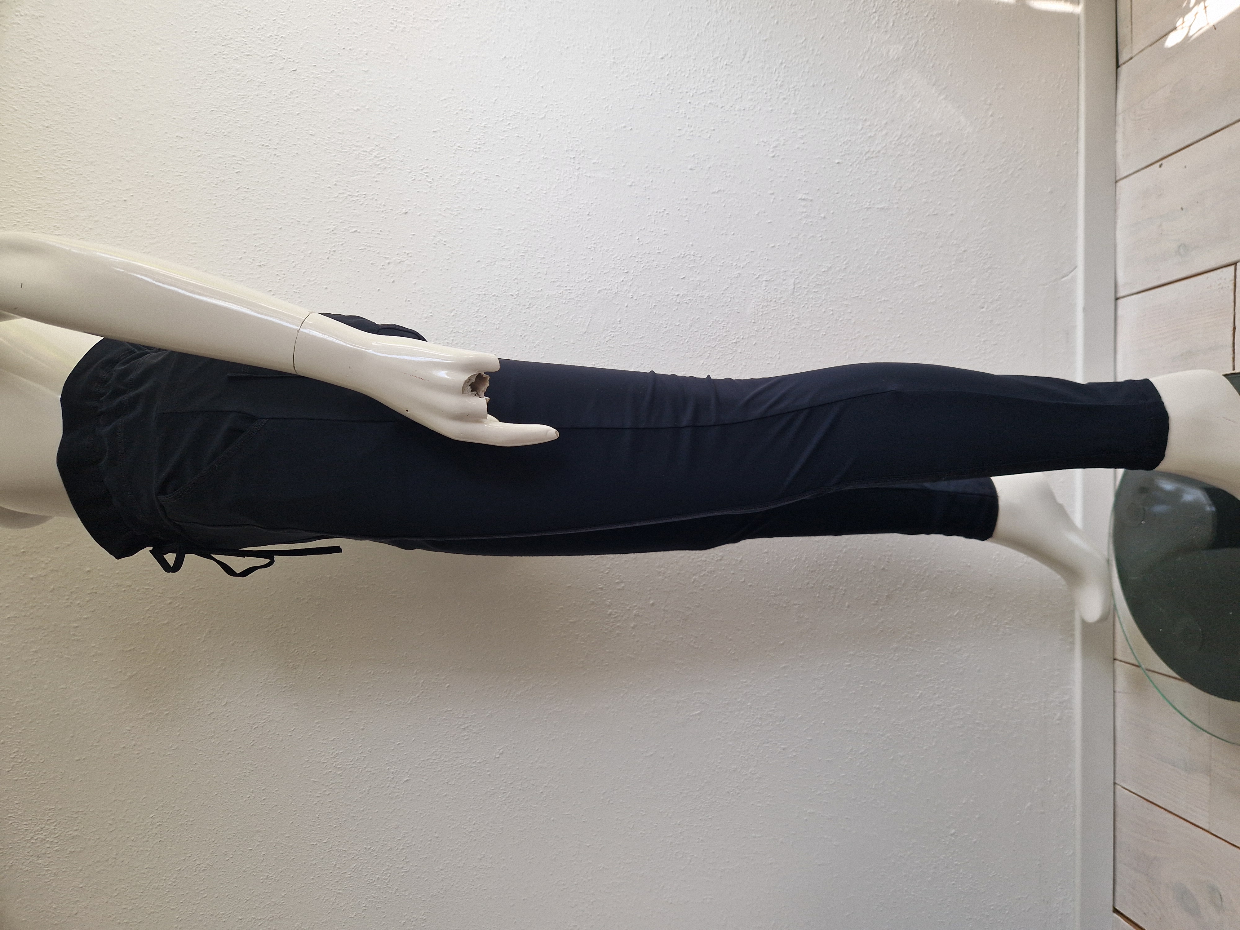 Studio Anneloes pantalon. Maat M. Donkerblauw/travelstof.
