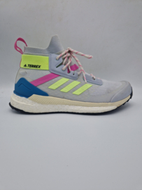 Adidas Terrex gebreide sneakers. Maat 41,5,Lichtgrijs.