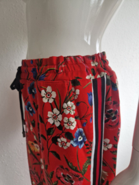 Cambio cropped pantalon Kimmy. Maat 40/42, Rood/bloemenprint.