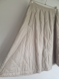 Project AJ117 gewatteerde midi rok in zandkleur. Maat XL