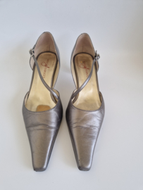 Nina Fiarucci metallic leren pumps met bandje. Maat 7
