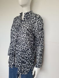 Joline Jolink blouse. Mt. S. Dierenprint.