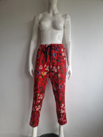 Cambio cropped pantalon Kimmy. Maat 40/42, Rood/bloemenprint.