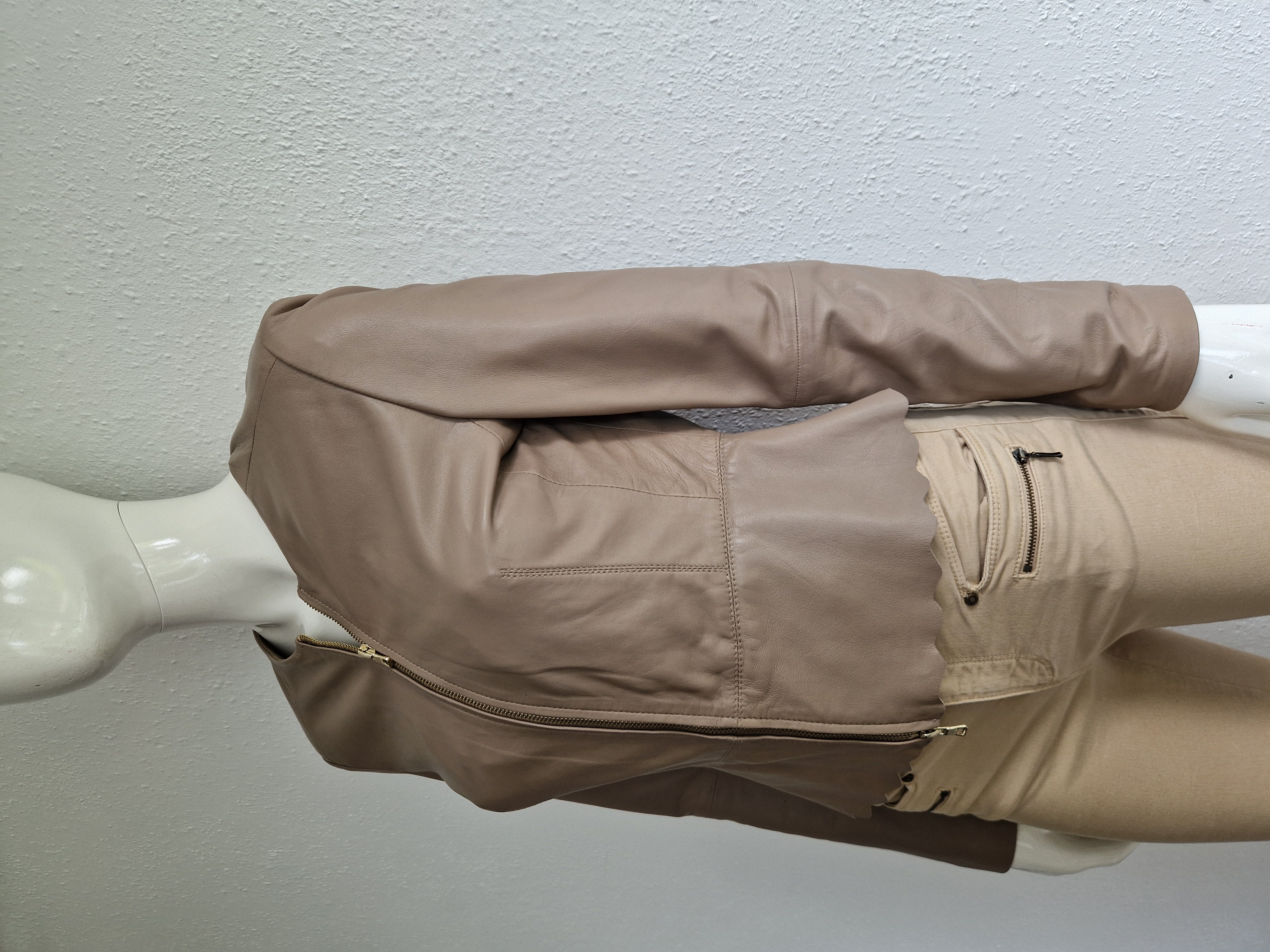 Ibana leren jasje met schulprand. Maat 36/38, Taupe.