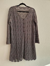 Grijs gehaakt vest. Maat M. Grijs