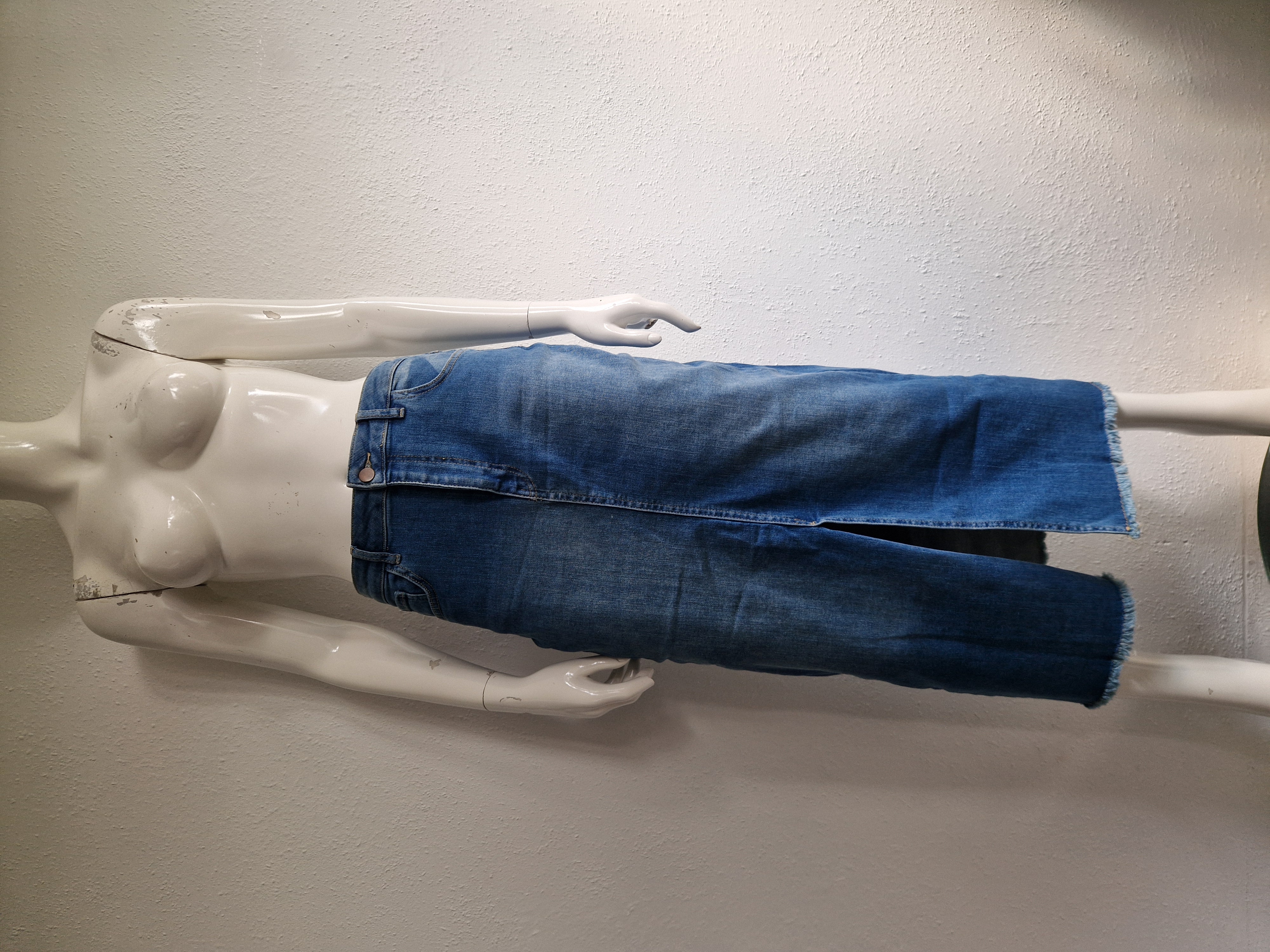 Ivy Beau jeansrok met split. Maat 38, Blauw.