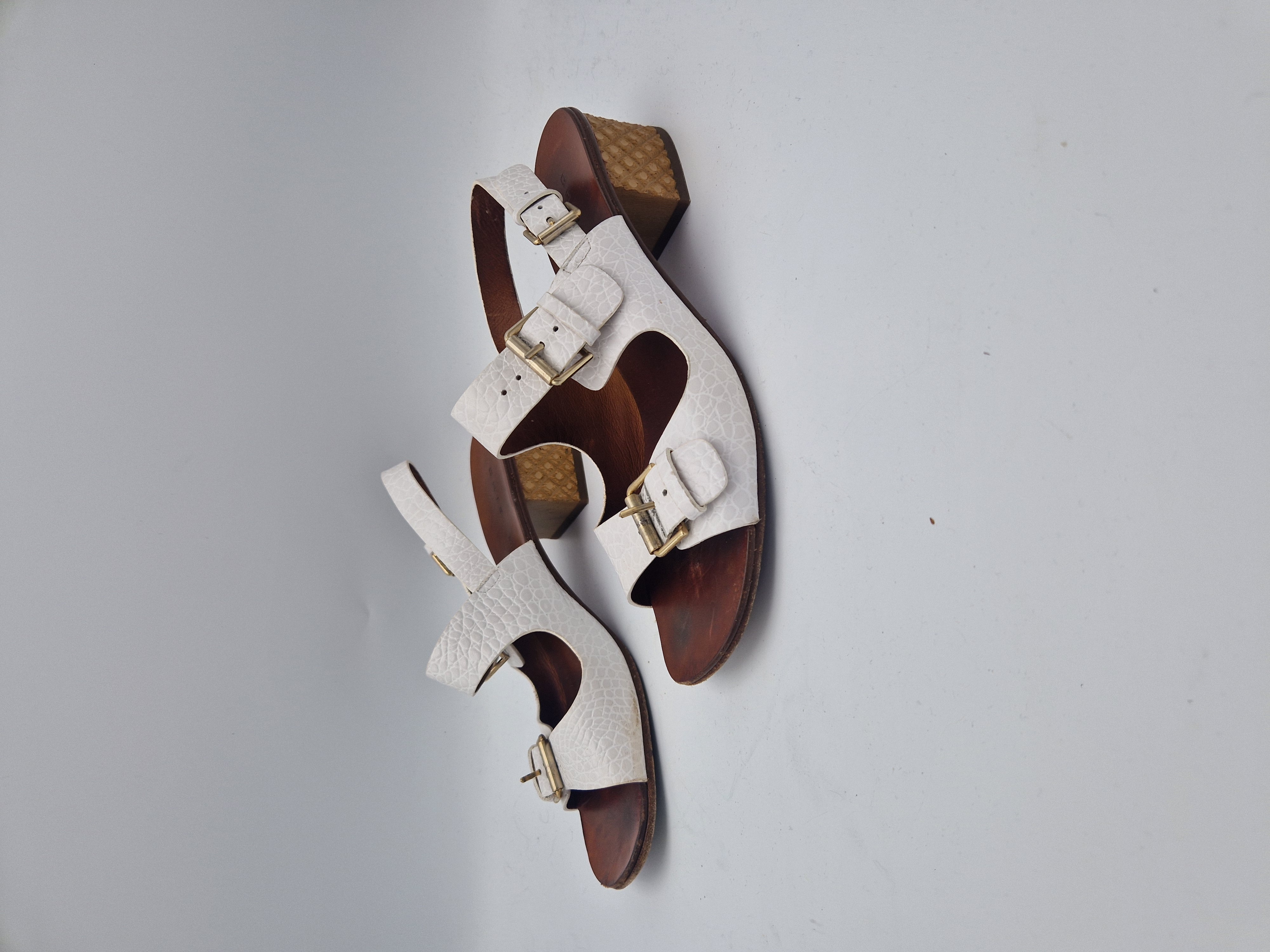 Chie Mihara sandalen. Maat 40. Wit/leer.
