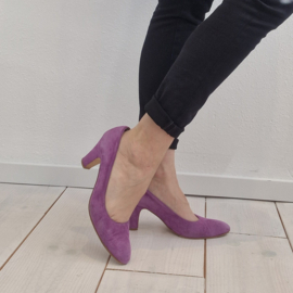 Fred de la Bretoniere pumps. Maat 39, Suède/lila.