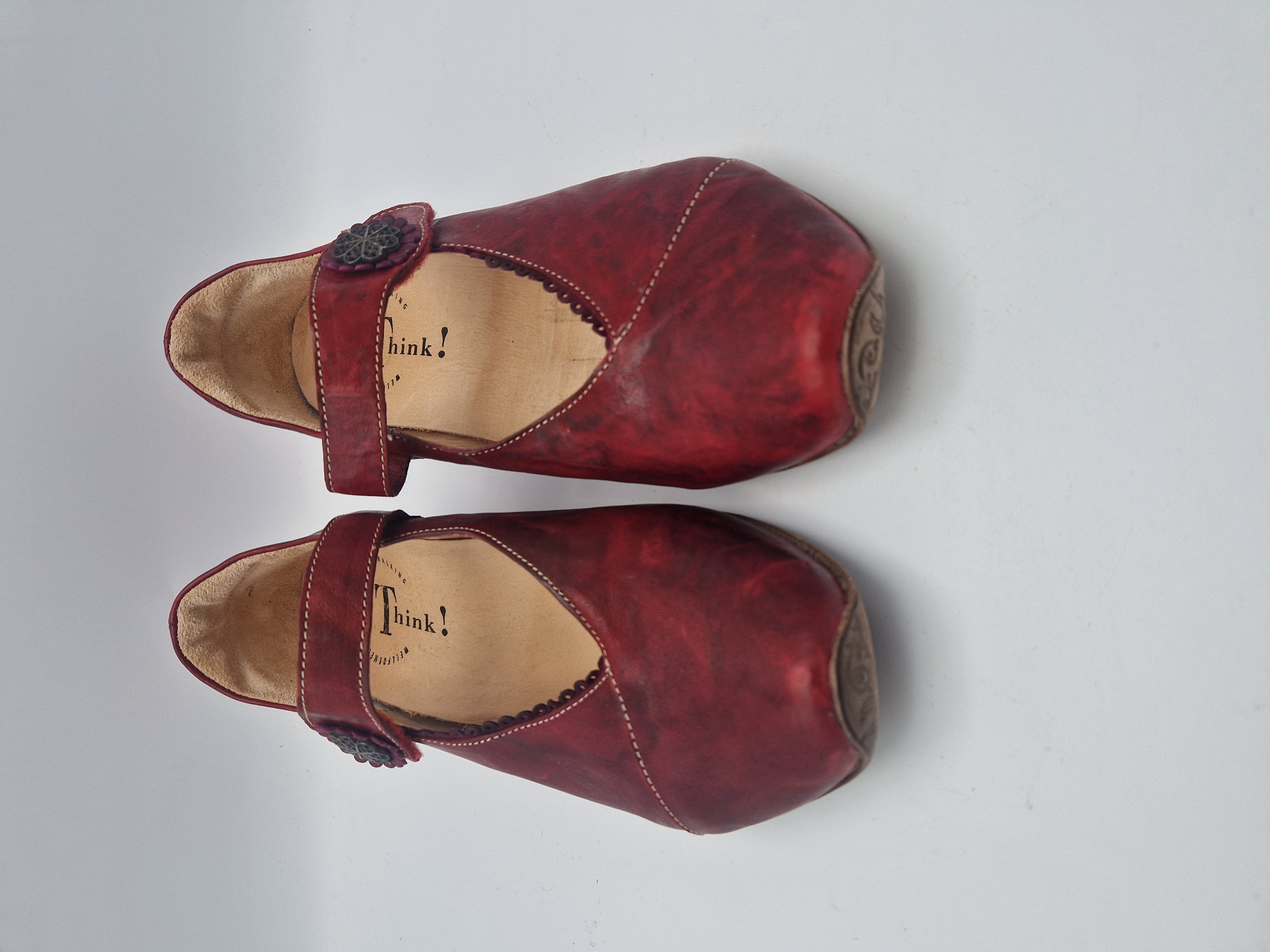 Think! Pumps. Maat 38,5, Rood gemêleerd/ leer