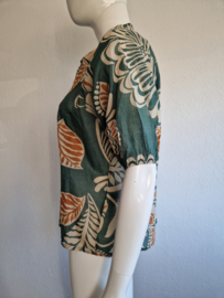 Geisha blouse. Maat XS. Groen/bladerenprint.