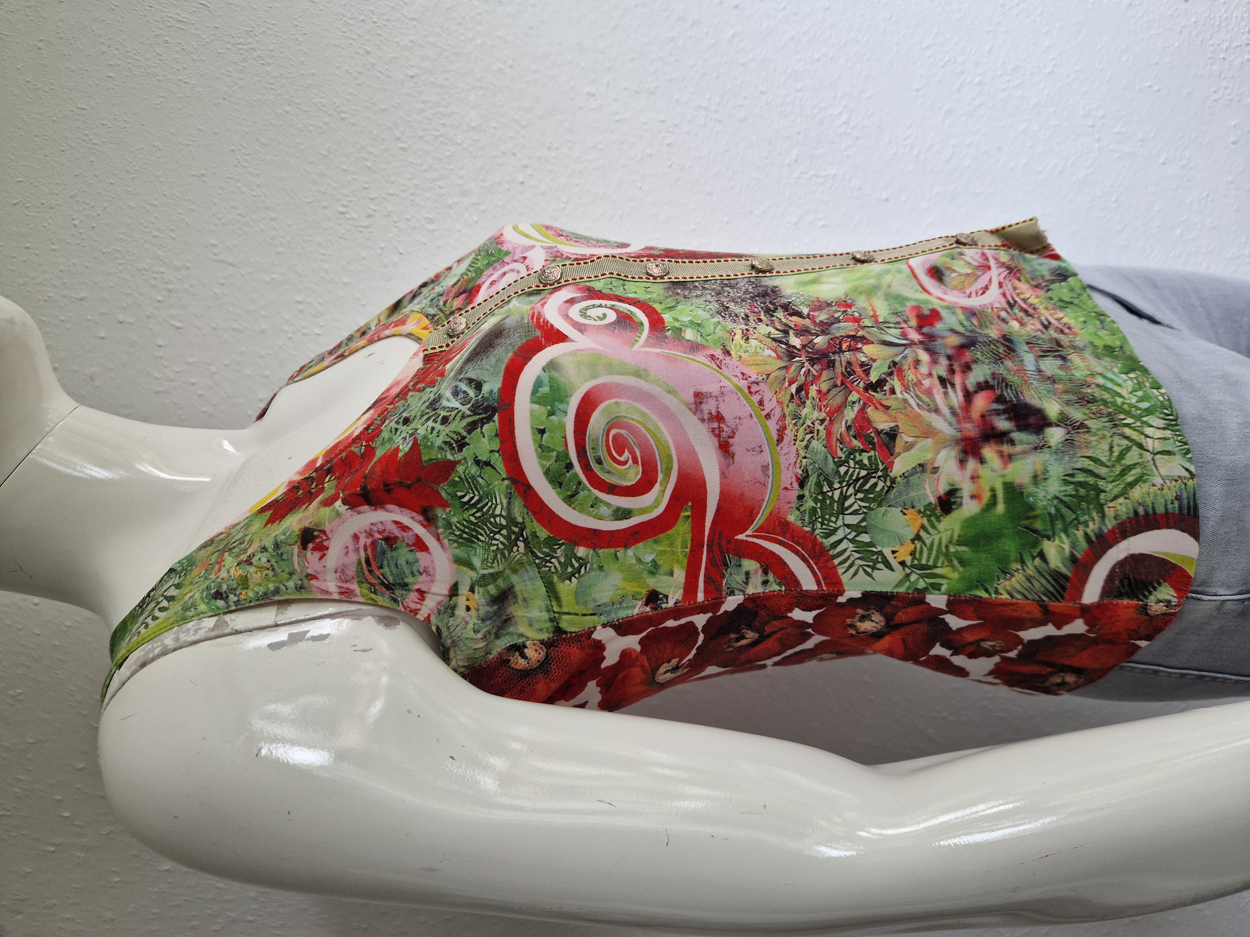 Eva & Claudi top. Maat M. All over print.