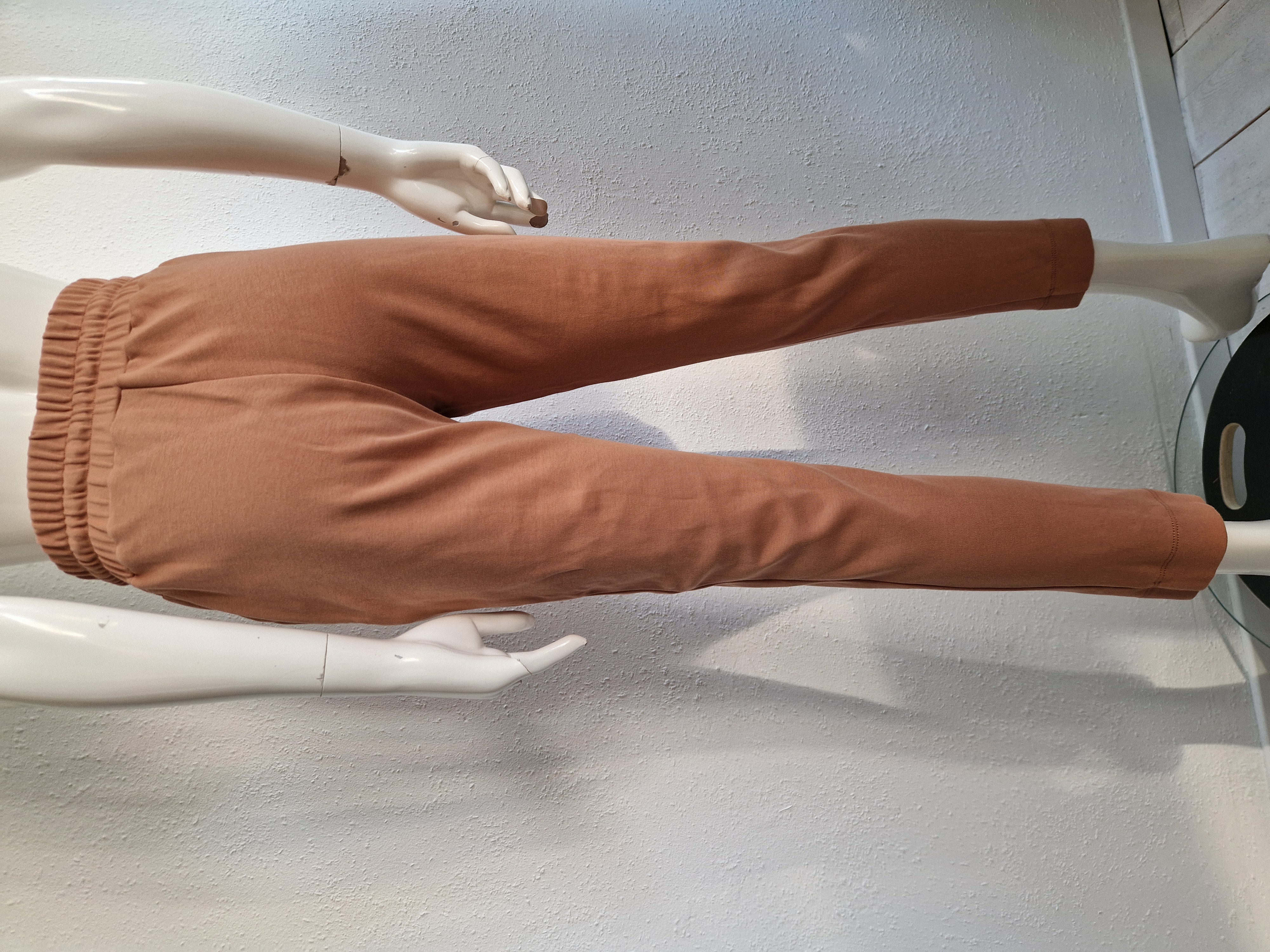 Riani jogging pantalon. Maat 36, Karamel.