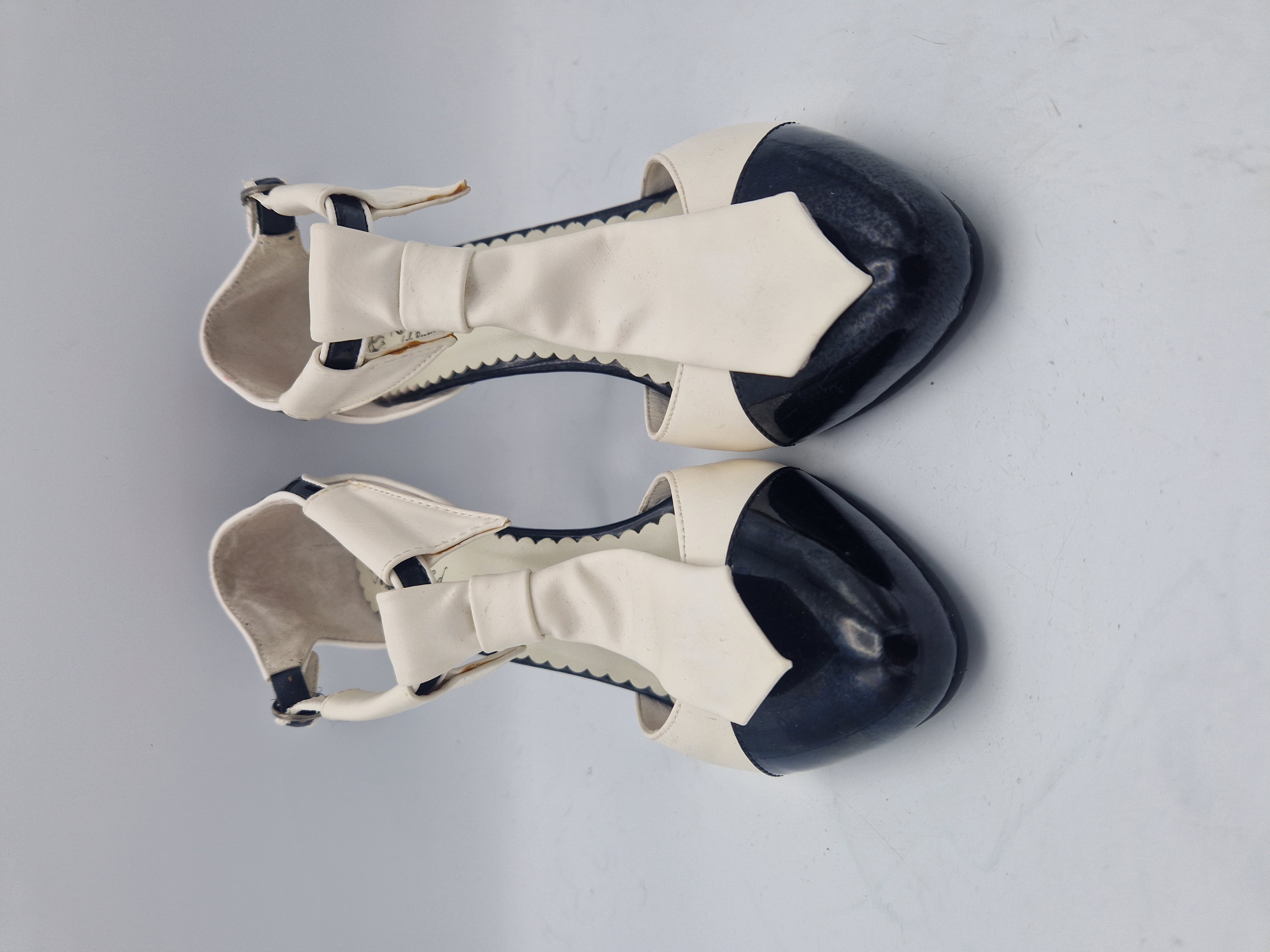 Lola Ramona pumps Revisited. Maat 40, Zwart/wit/leer.
