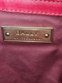 Bally schoudertas Caryne. Rood/gerimpeld leer.