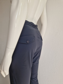 Studio Anneloes pantalon. Maat S. Grijs/travelstof.